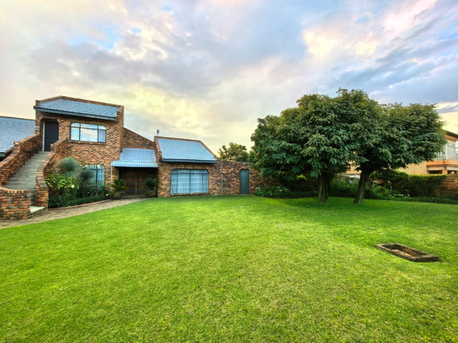 5 Bedroom Property for Sale in Vaalpark Free State